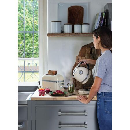 KitchenAid 5KEK1522EAC Artisan Kettle 1,5 Lt Almond Cream - 3
